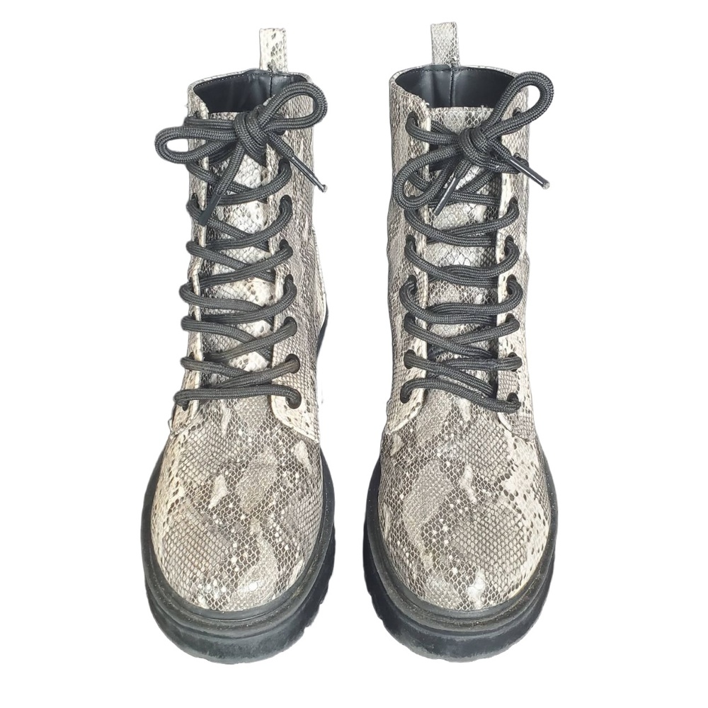American Eagle Lug Boot Snake Print Lace Up Chunky Sole Boot Gray Womens Size 7
